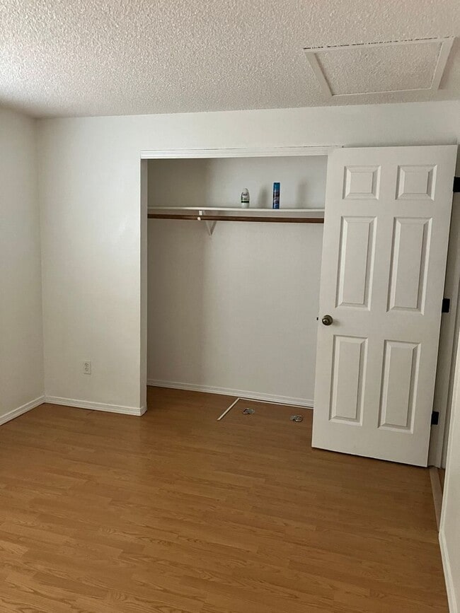 Building Photo - 2429 NE Saratoga St