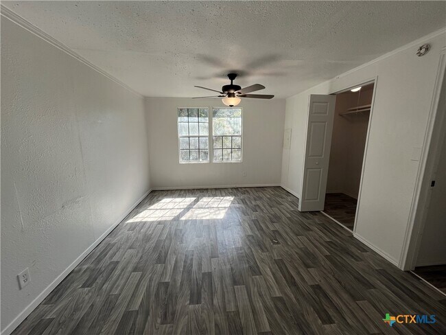 Building Photo - 5037 Chimney Rock