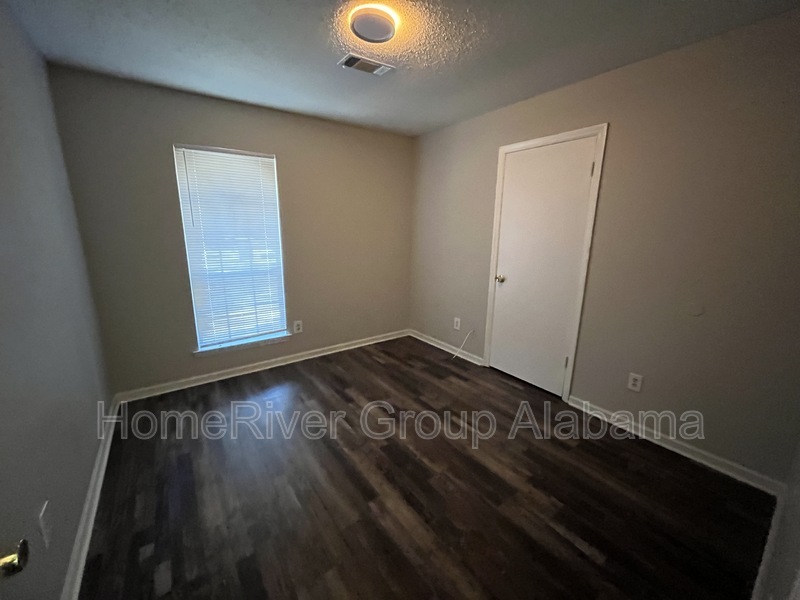 Building Photo - 613 Durward Dr