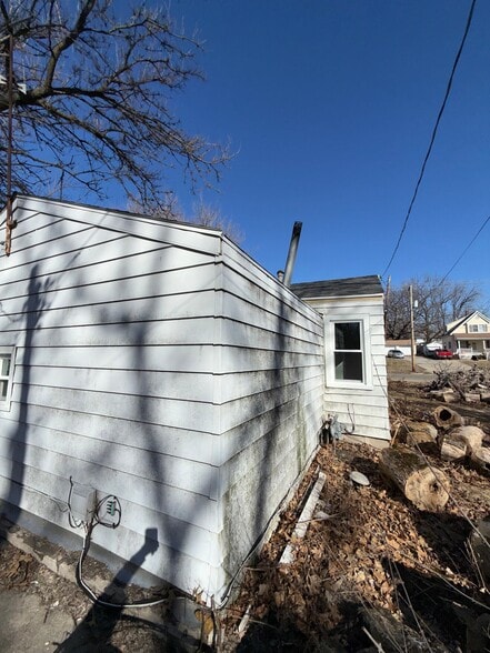 Building Photo - 1971 E Cantrell St