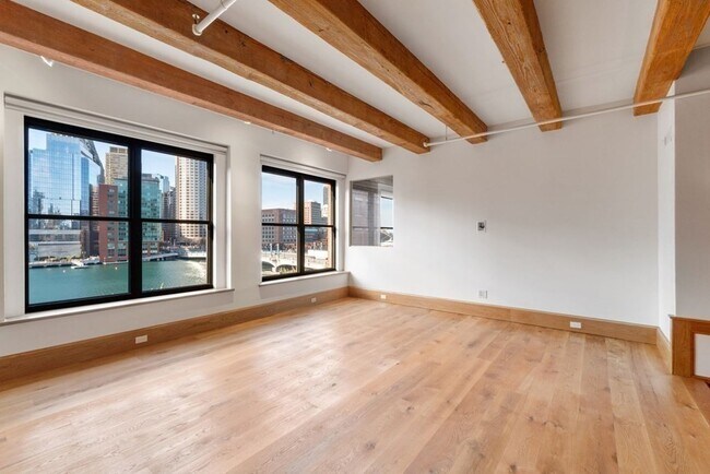 Building Photo - 33 Sleeper St