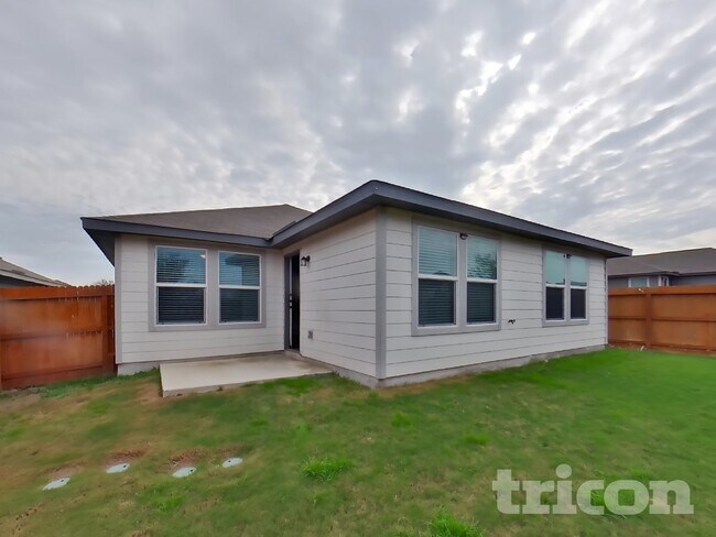 Building Photo - 13681 Paxton Blvd