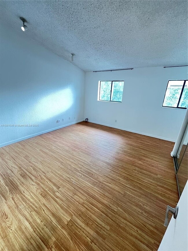 Building Photo - 5176 S University Dr