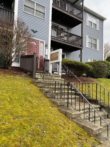 Building Photo - 283 Privilege St