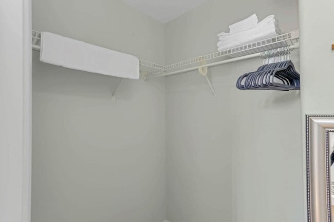 Building Photo - 7635 Family Cir