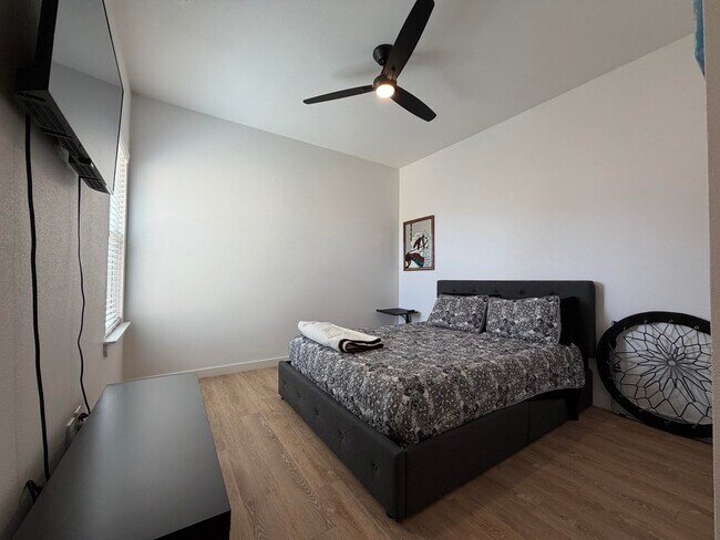 Building Photo - 5807 Virginia Ave