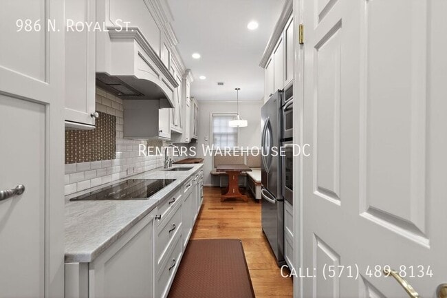 Building Photo - 986 N Royal St