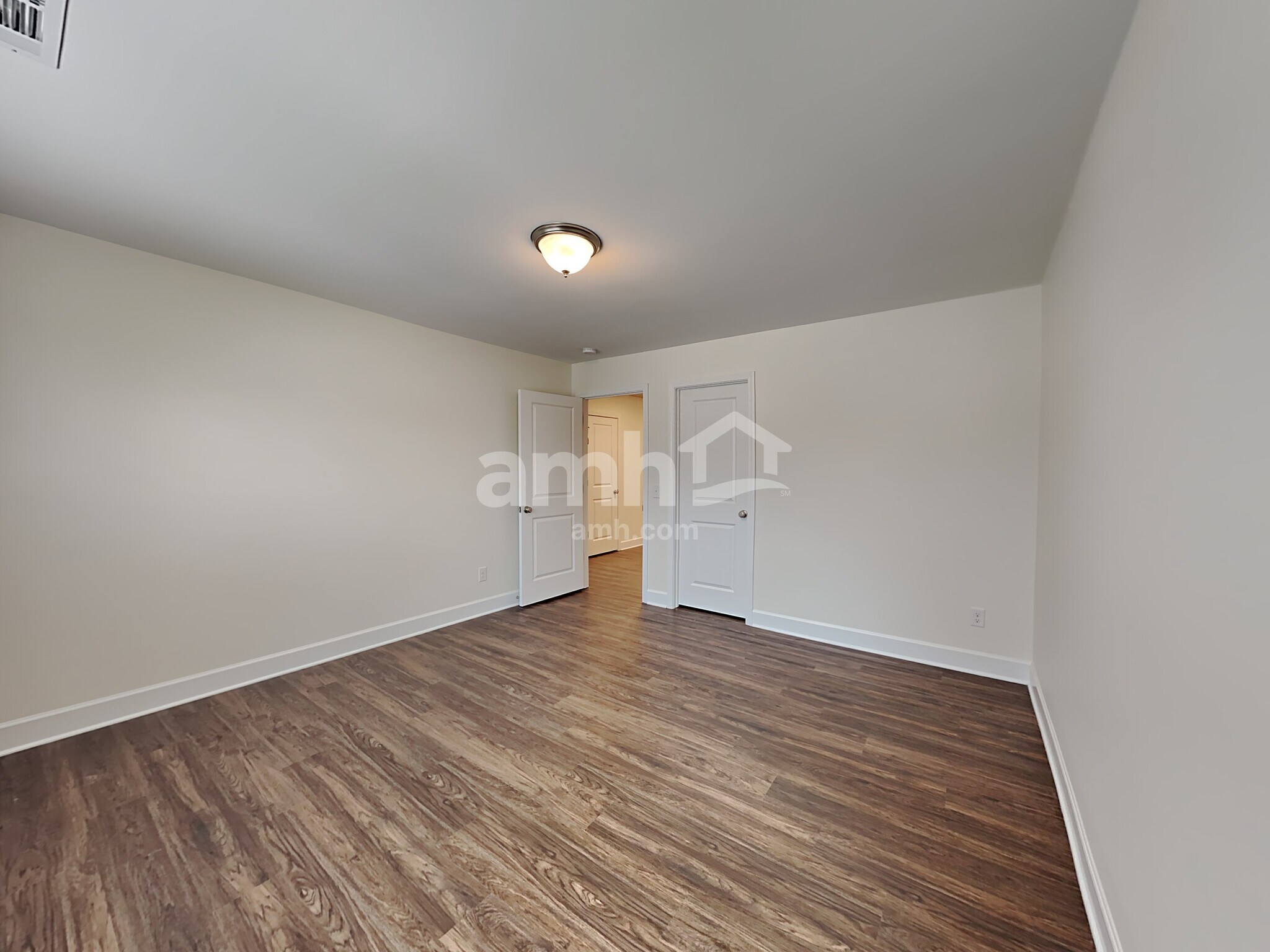 Building Photo - 3105 Esquire Dr