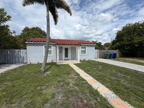 Building Photo - 1508 NW 1st Ave