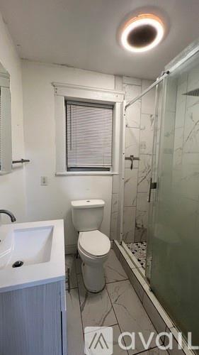 Building Photo - 42 De Soto St