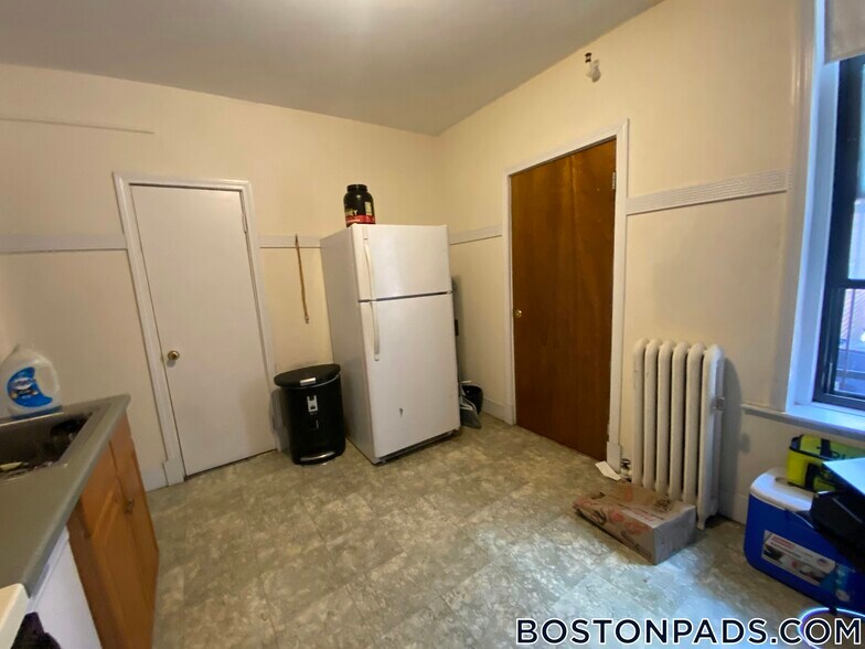 Building Photo - 1408 Commonwealth Ave