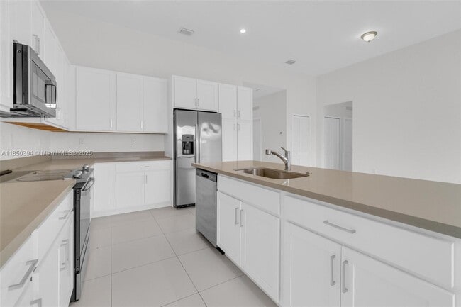 Building Photo - 19447 SW 124th Ave