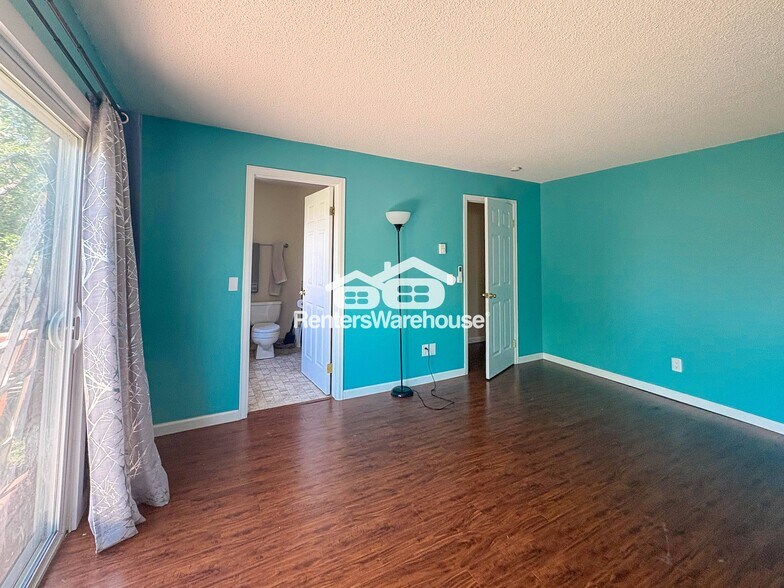 Building Photo - 10935 Birch Dr
