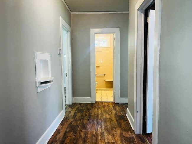 Building Photo - Beautiful 4 bedroom 2 bathroom home in Lagrange! Must see!