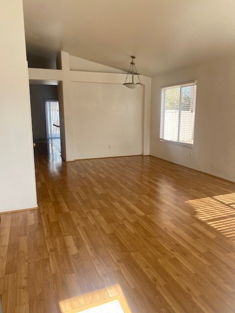 Building Photo - 1056 Menands Ave