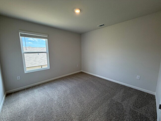 Building Photo - Brand New 5/3 House in Armuchee- $2,195