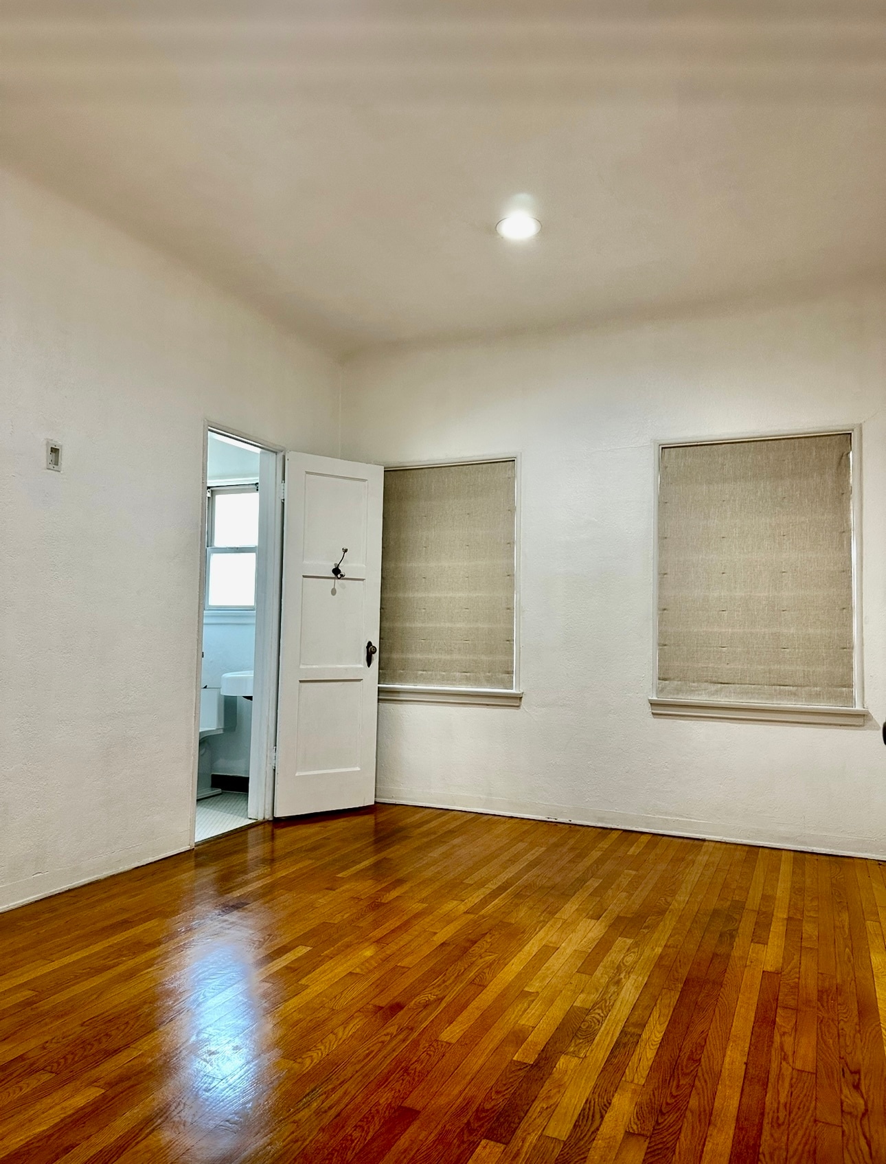 Building Photo - 1104 E California Ave