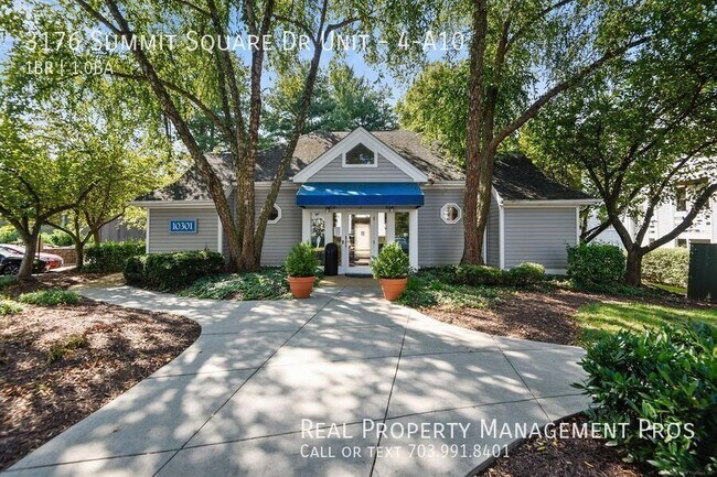 Building Photo - 3176 Summit Square Dr