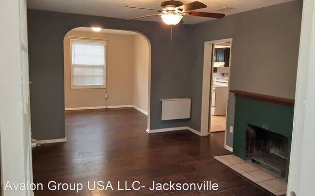 Building Photo - 2 br, 1 bath House - 8052 Hawthorne St