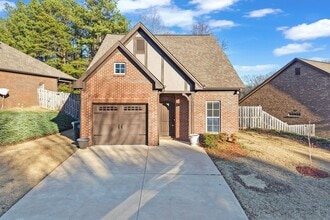 Building Photo - Like-New One-Level Brick Home with Private Patio