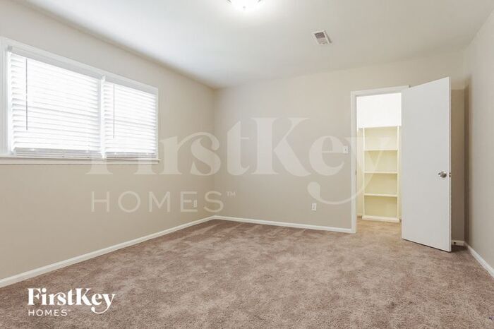 Building Photo - 3453 Lynngate Cir