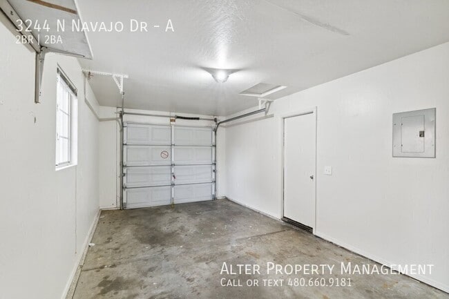 Building Photo - 3244 N Navajo Dr