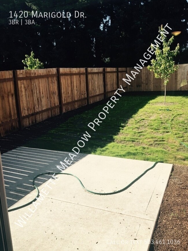 Building Photo - 1420 Marigold Dr