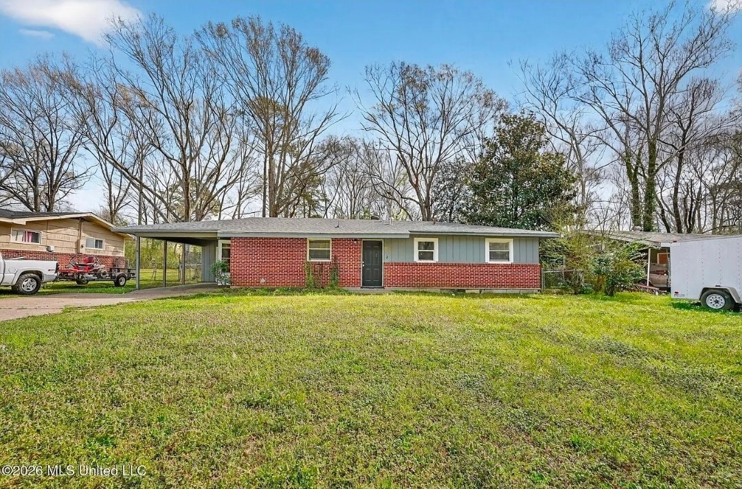 Building Photo - 2920 Lakewood Dr