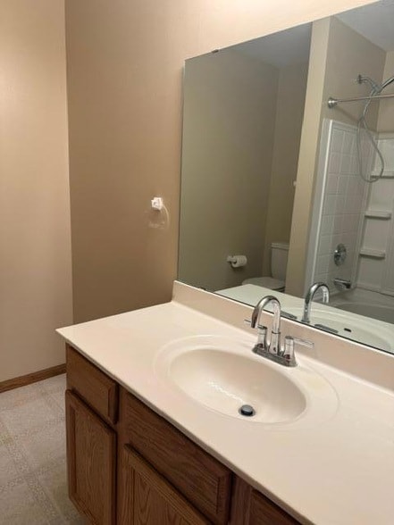 Building Photo - 6886 Meadow Grass Ln S