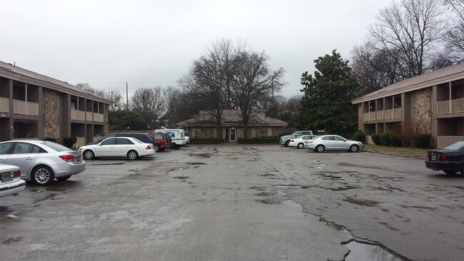 Building Photo - 3813 Triana Blvd SW