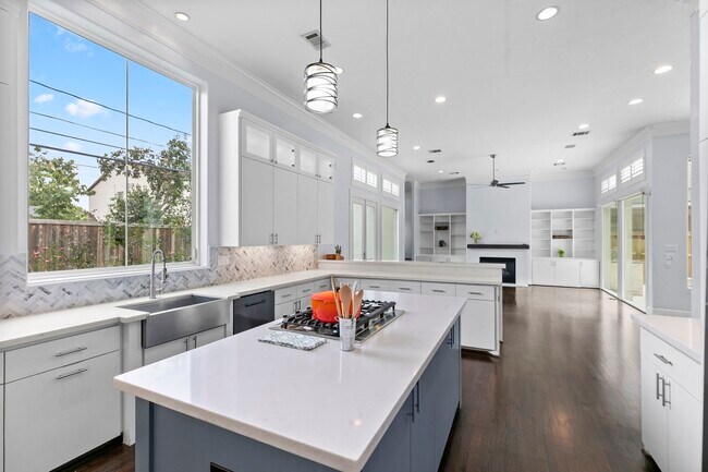 Building Photo - 4626 Braeburn Dr