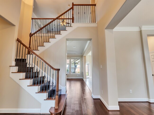 Building Photo - 5342 Tyler Park Ln