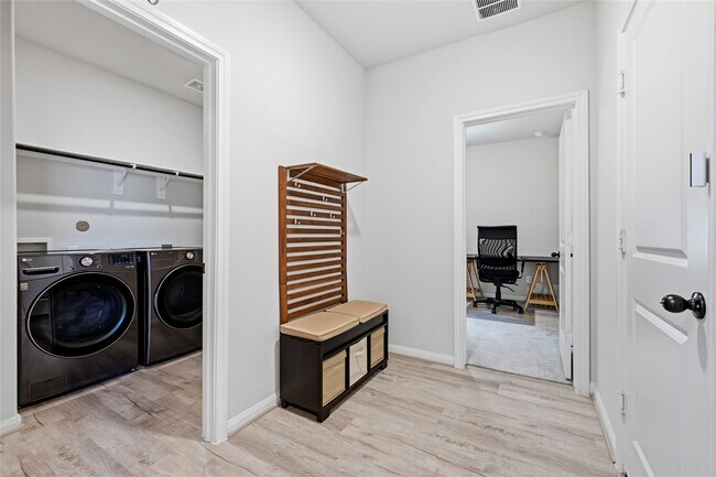 Building Photo - 31327 Sellers Terrace Dr