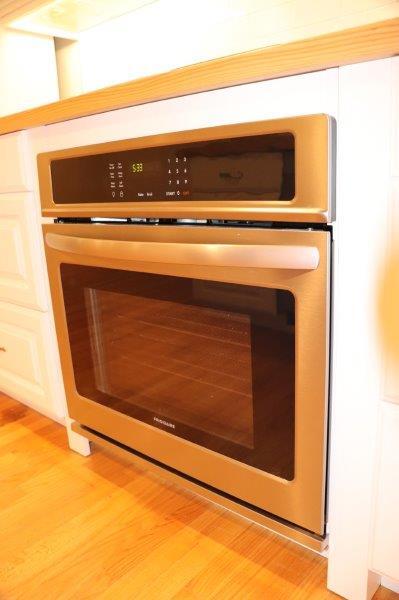 Building Photo - 300 Caroline St