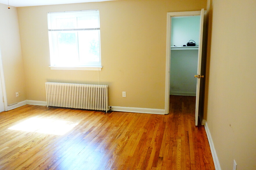 Building Photo - 8203 Garland Ave