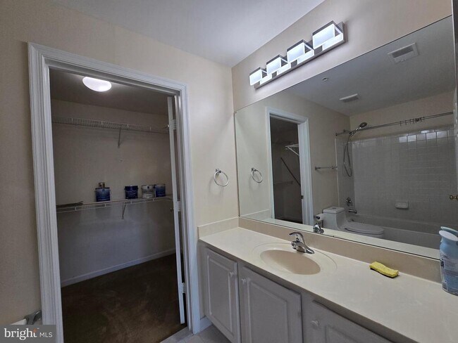 Building Photo - 18715 Sparkling Water Dr