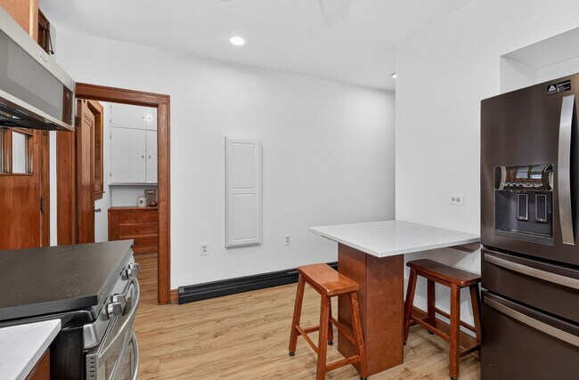 Building Photo - 708 McCarthy Rd