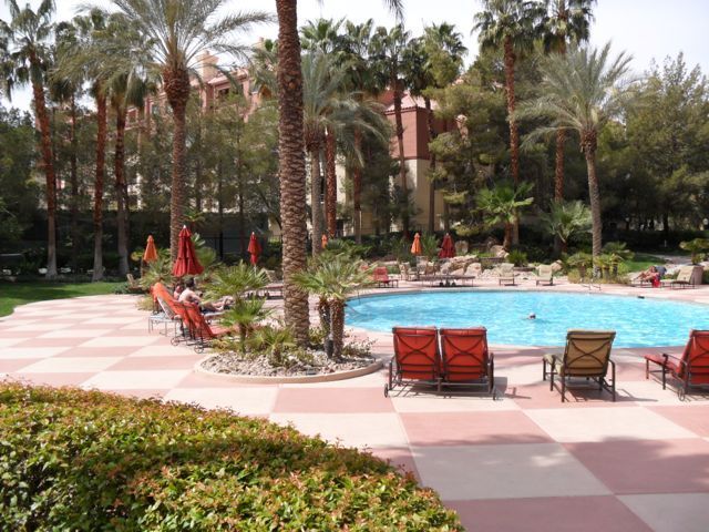 Building Photo - Meridian Fully Furnished Condo with Pool view.