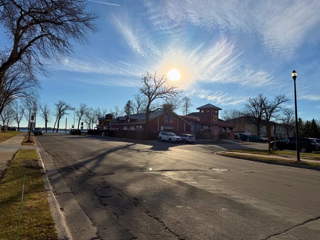 Building Photo - 1315 Summit Ave