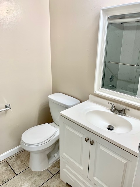 Building Photo - Great 2 bed, 1.5 Bath Condo with Garage in...