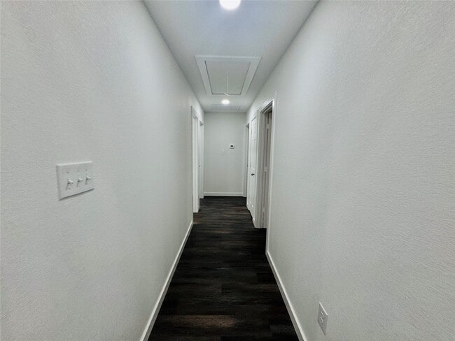 Building Photo - 20 Pine Trail