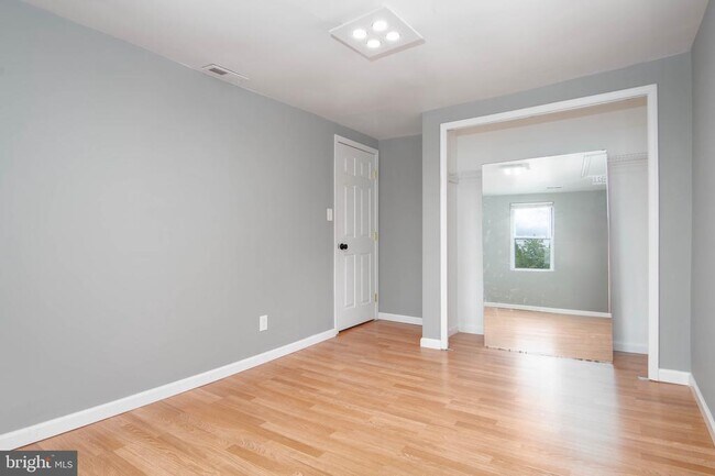 Building Photo - 204 Winters Ln