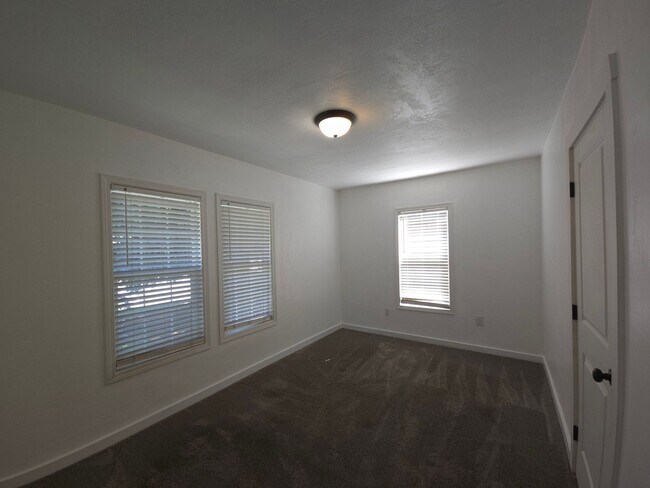 Building Photo - Old house charm with modern upgrades