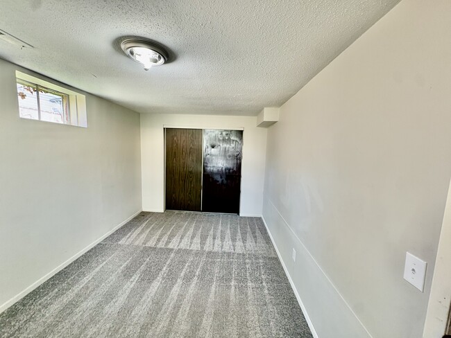 Building Photo - 4 Shining Rock Dr