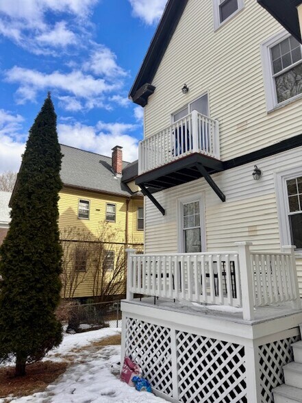 Primary Photo - 24 Burton St