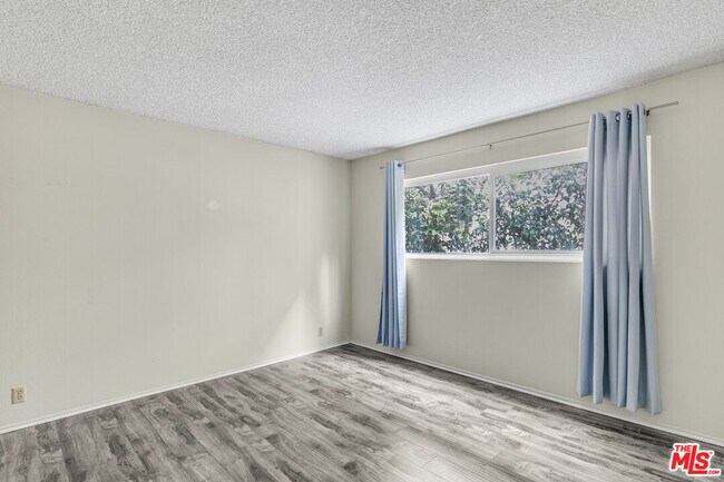Building Photo - 1811 Parnell Ave