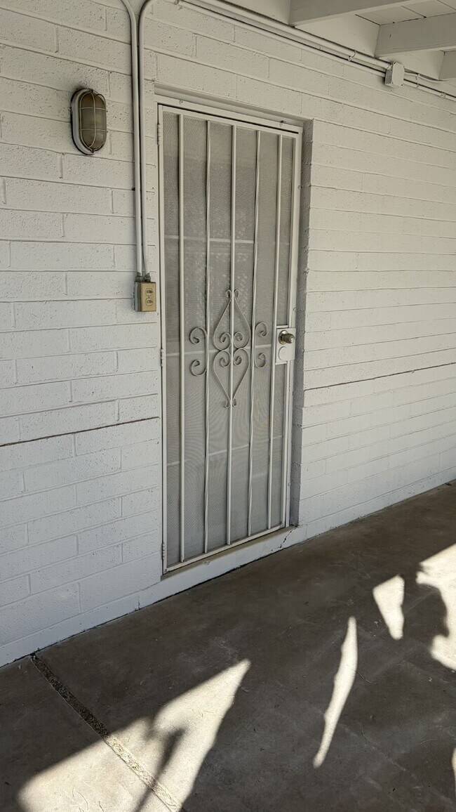 Building Photo - Mid-Century Dream with Beautiful POOL !!!