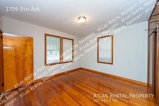 Building Photo - 3709 9th Ave