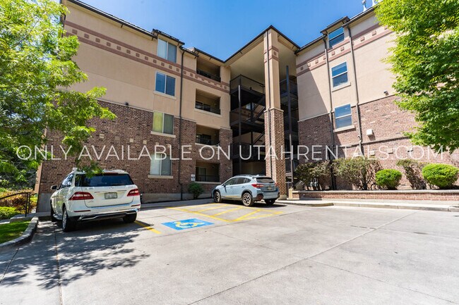 Building Photo - 838 E 700 N