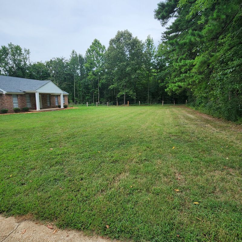 Building Photo - 4765 Covington Pike